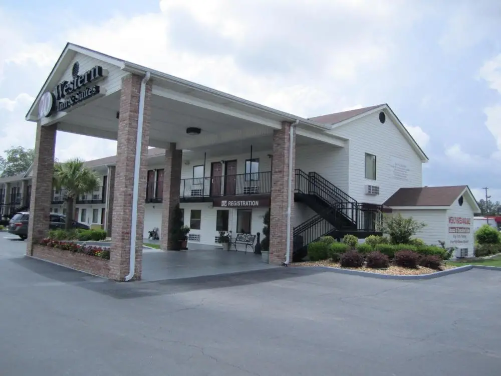 Western Inn & Suites 10