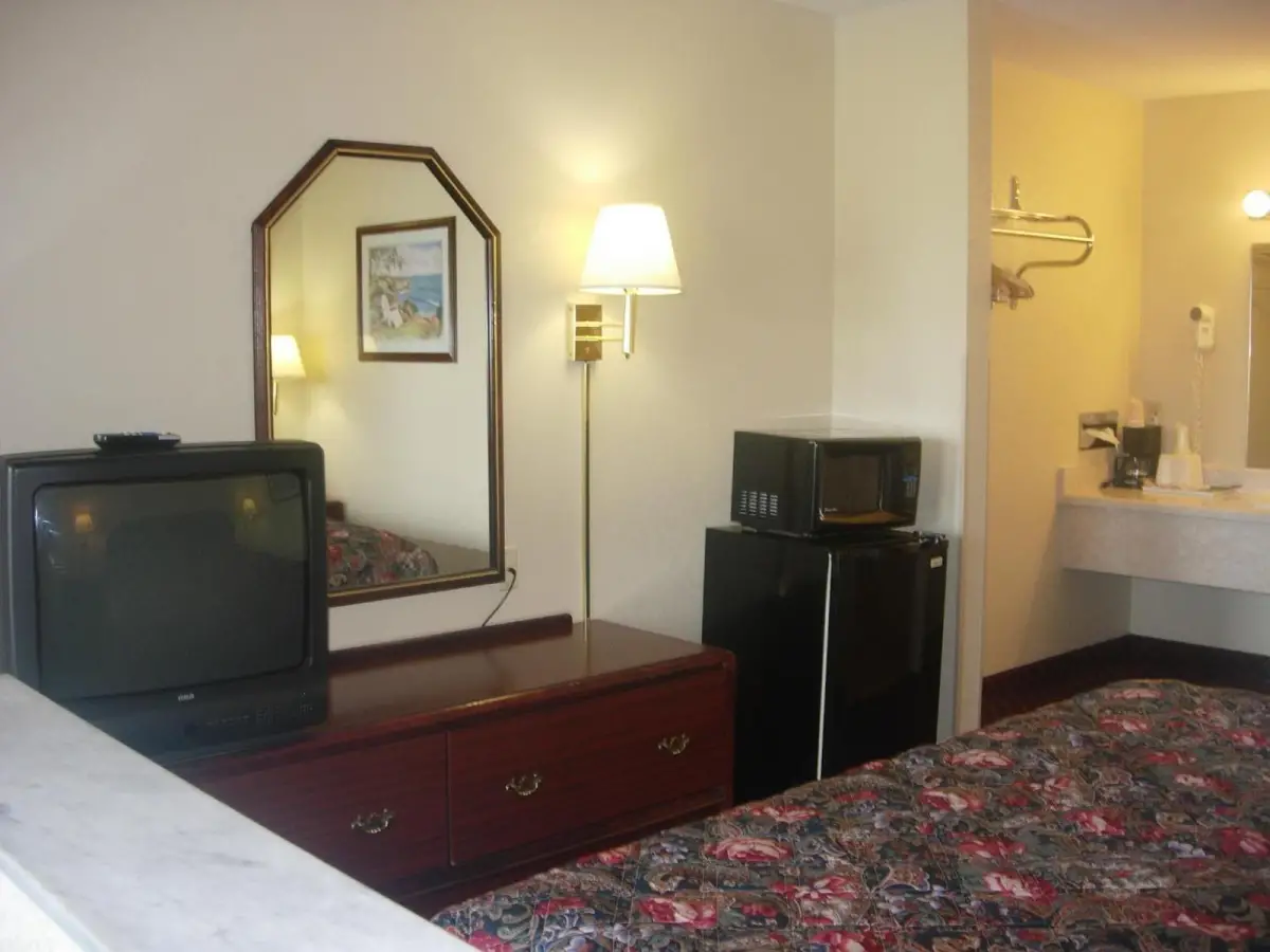 Western Inn & Suites Main image