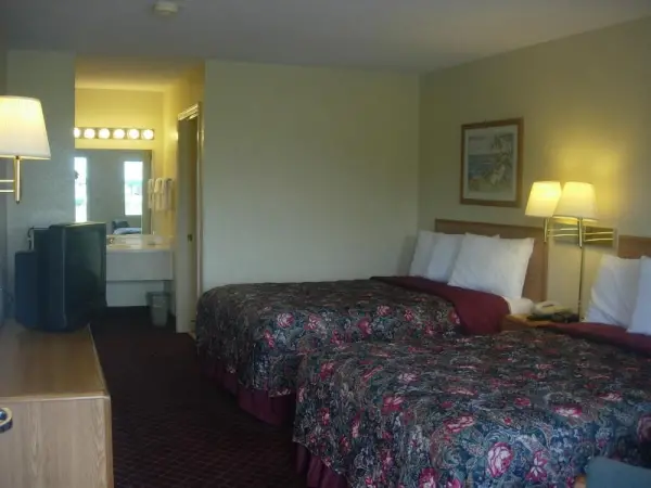 Western Inn & Suites 9
