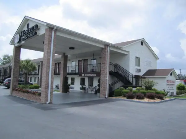 Western Inn & Suites 10