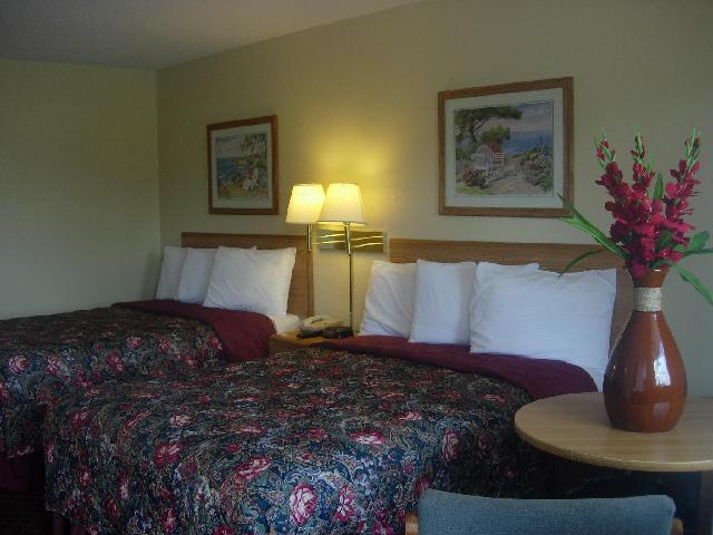2 Queen Beds Non-Smoking